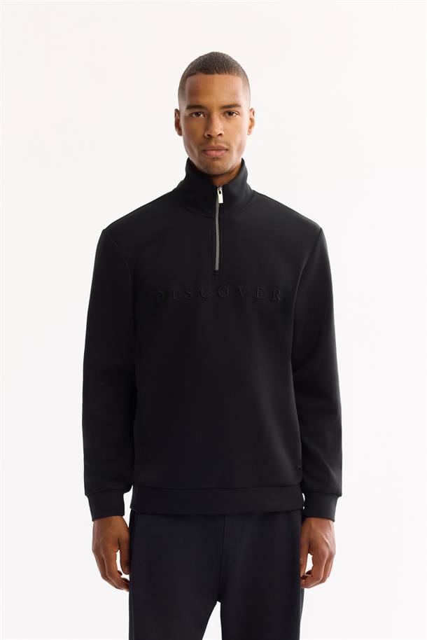 Siyah Dik Yaka Fermuarlı İçi Şardonlu Soft Touch Baskılı Sweatshirt