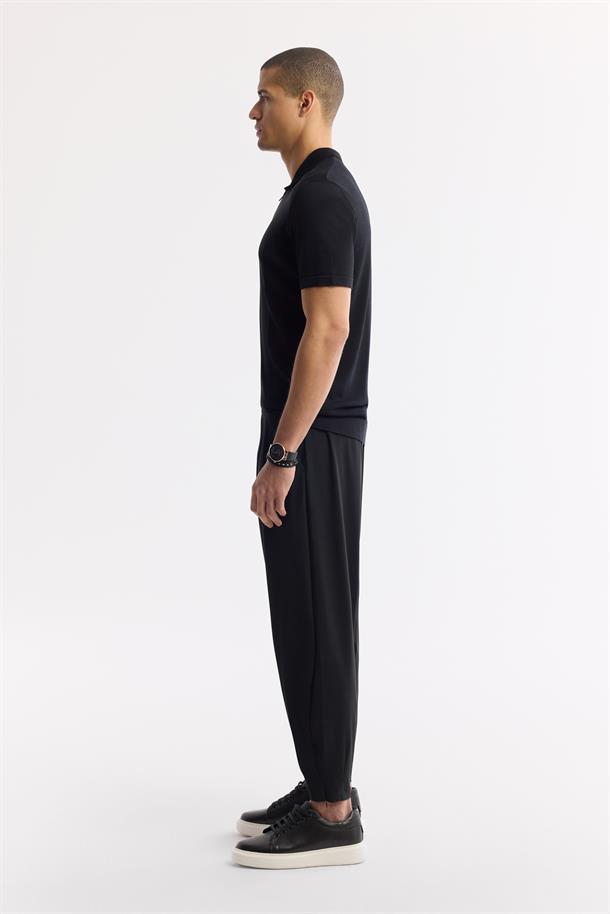 Siyah Polo Yaka Dokulu Rayon Triko T-Shirt