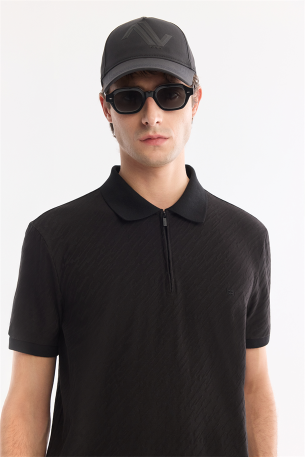 Siyah Kıvrılmaz Polo Yaka Fermuarlı Jakarlı T-Shirt
