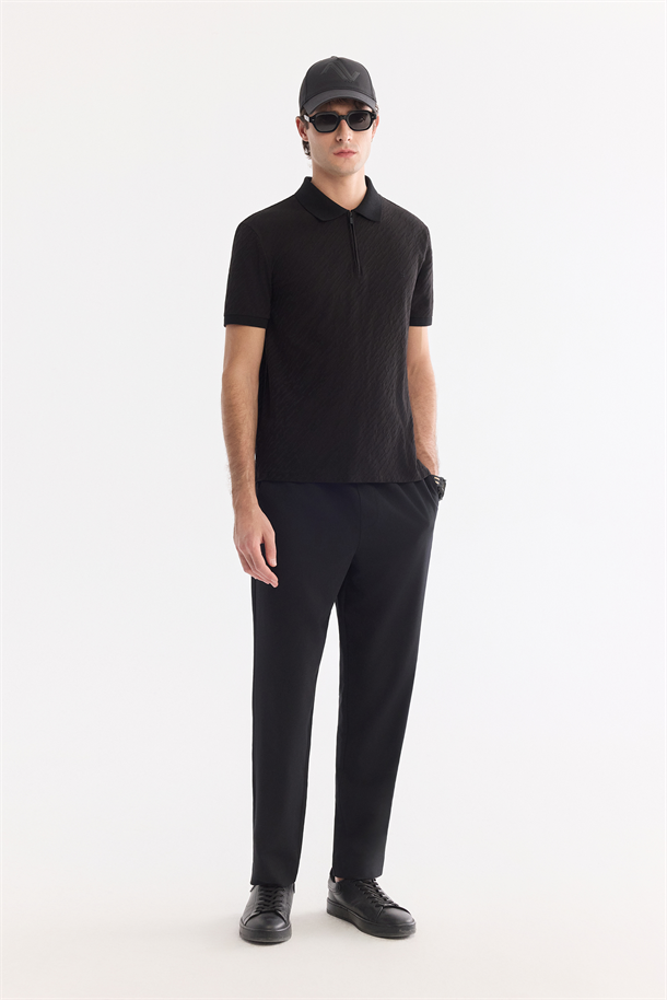 Siyah Kıvrılmaz Polo Yaka Fermuarlı Jakarlı T-Shirt