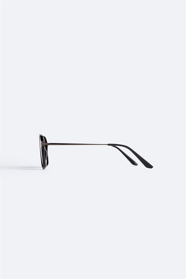 Siyah Kare Çerçeveli Polarize Güneş Gözlüğü