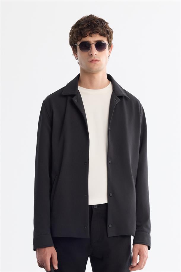 Siyah Klasik Yaka Hafif Way Stretch İnce Mont