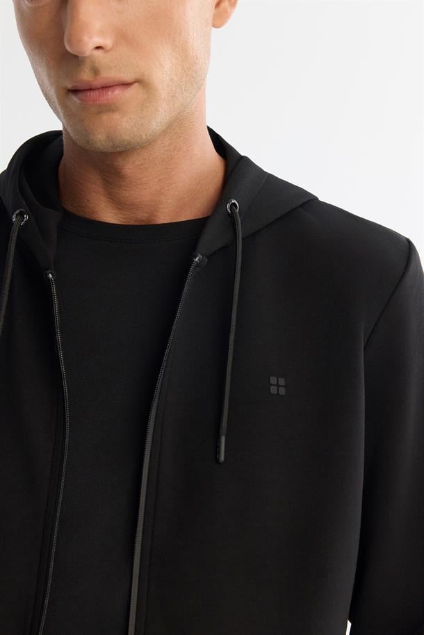 Siyah Kapüşonlu İnterlok Kumaş Fermuarlı Basic Sweatshirt