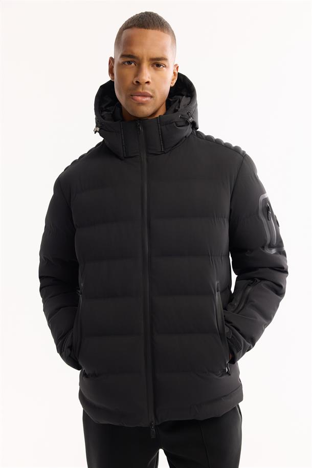 Siyah Kapüşonlu Kaz Tüyü Su İtici Rüzgar Geçirmez -10 Dereceye Dayanıklı Şişme Mont