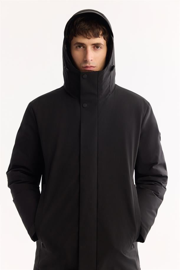 Siyah Kapüşonlu Su İtici Rüzgar Geçirmez -7 Dereceye Dayanıklı Mont