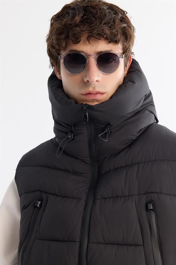 Siyah Kapüşonlu Su İtici Rüzgar Geçirmez Şişme Yelek