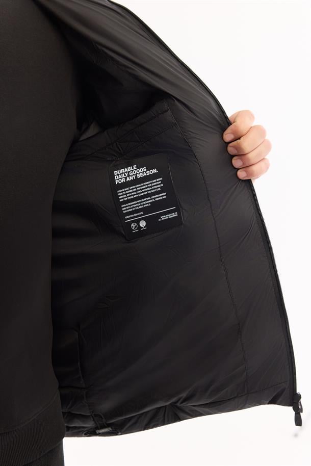 Siyah Kapüşonlu Su İtici Rüzgar Geçirmez -5 Dereceye Dayanıklı Şişme Mont