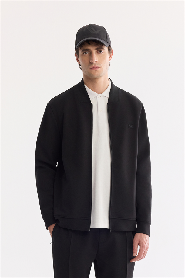 Siyah Kare Yaka Fermuarlı Pamuklu Kolay Ütülenen Sweatshirt