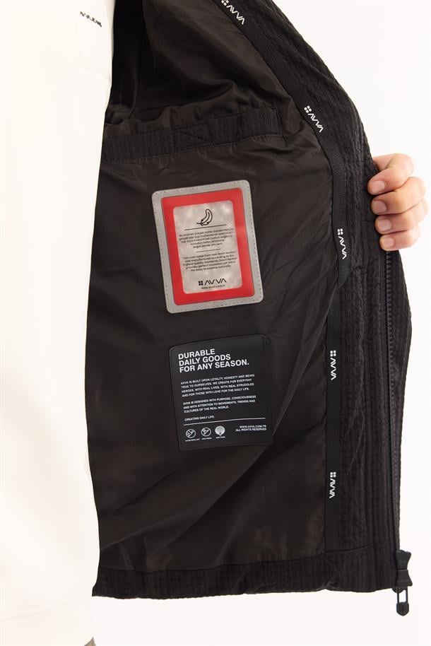 Siyah Kapüşonlu %100 Kaz Tüyü Su İtici Rüzgar Geçirmez -10 Dereceye Dayanıklı Şişme Mont