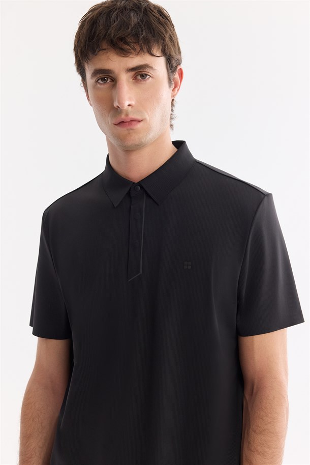 Siyah Kırılmaz Polo Yaka Magnet Düğmeli Teknik Kumaş T-Shirt