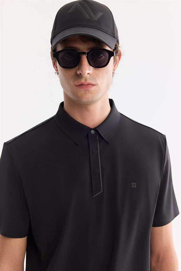 Siyah Kırılmaz Polo Yaka Magnet Düğmeli Teknik Kumaş T-Shirt