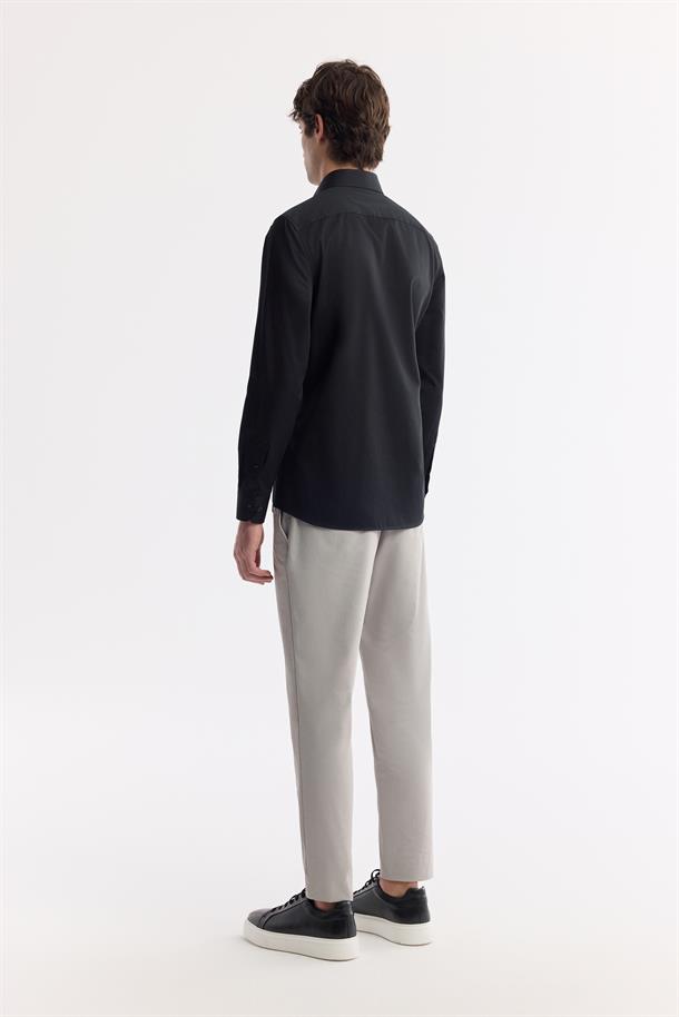 Siyah Klasik Yaka %100 Pamuk Saten Kolay Ütülenen Gömlek