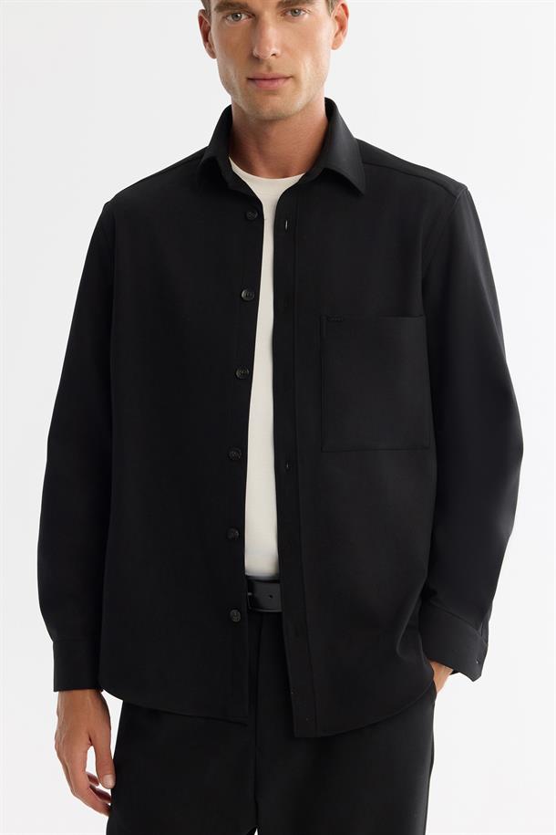 Siyah Klasik Yaka Viskon Karışımlı Kolay Ütülenen Gömlek