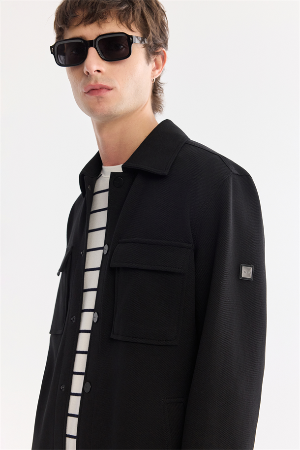 Siyah Klasik Yaka Diyagonel Çift Cep Kapaklı Örme Gömlek Ceket