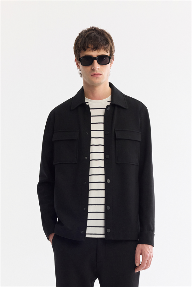 Siyah Klasik Yaka Diyagonel Çift Cep Kapaklı Örme Gömlek Ceket