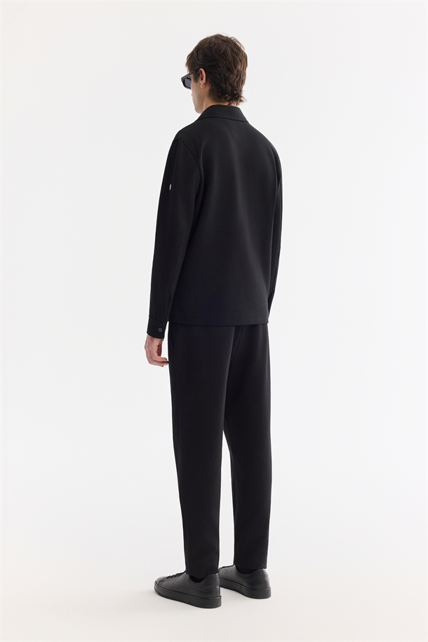 Siyah Klasik Yaka Diyagonel Çift Cep Kapaklı Örme Gömlek Ceket