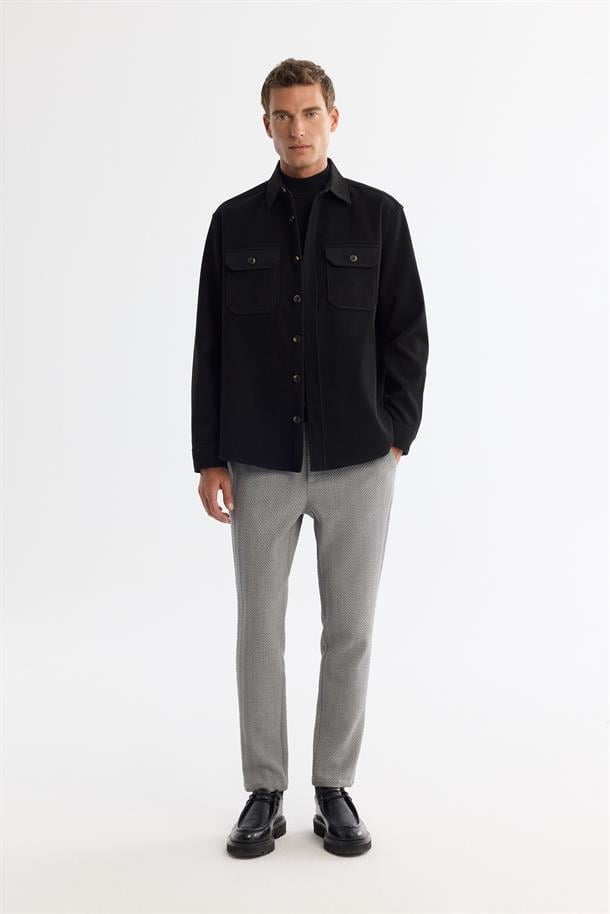 Siyah Klasik Yaka Kaşe Kapaklı Gömlek Ceket