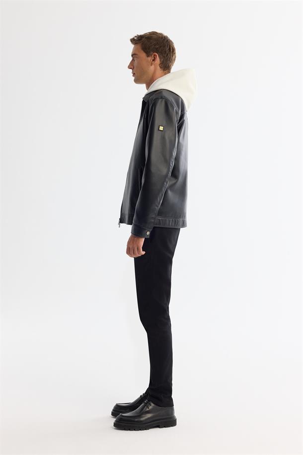 Siyah Klasik Yaka Cepli Deri Görünümlü Mont