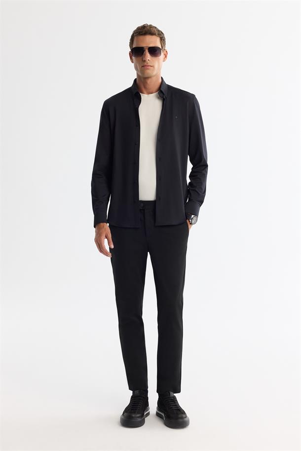 Siyah Klasik Yaka Esnek Teknik Kumaş Gömlek