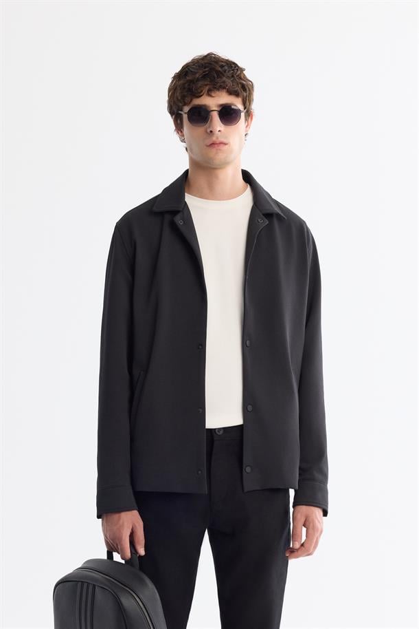 Siyah Klasik Yaka Hafif Way Stretch İnce Mont