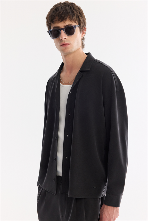 Siyah Apaj Yaka Nefes Alan Soft Touch Gömlek