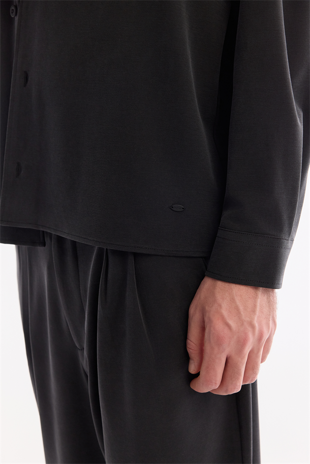 Siyah Apaj Yaka Nefes Alan Soft Touch Gömlek