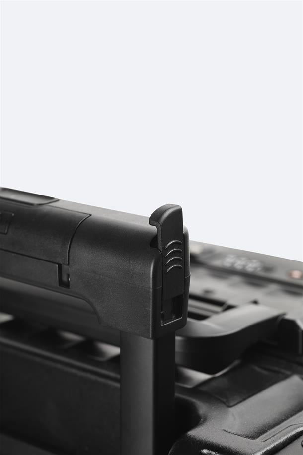 Siyah Polipropilen Laptop Bölmeli USB Sarj Özellikli Küçük Boy Bavul