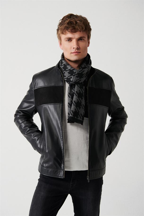 Siyah Dik Yaka Önü Parçalı Süet-Deri Görünümlü Mont