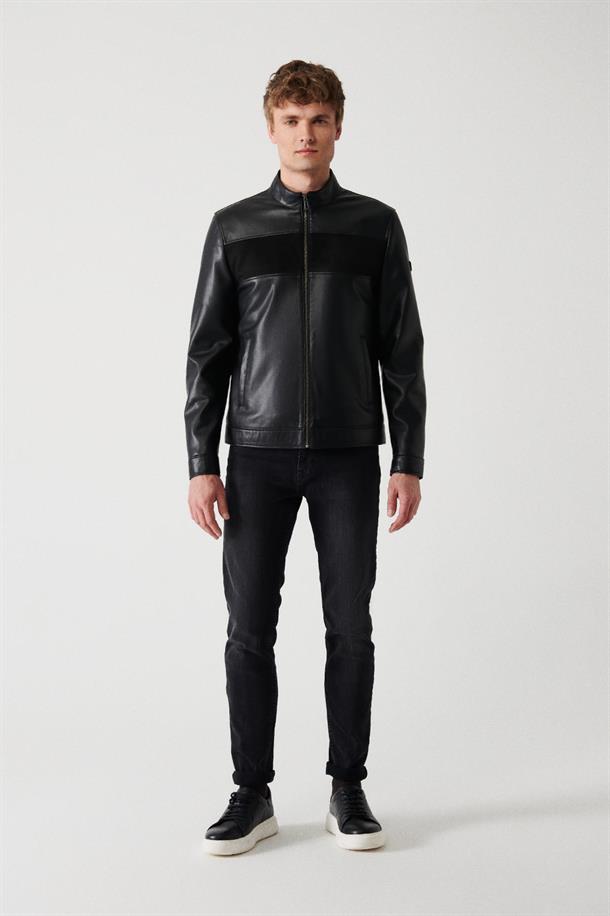 Siyah Dik Yaka Önü Parçalı Süet-Deri Görünümlü Mont