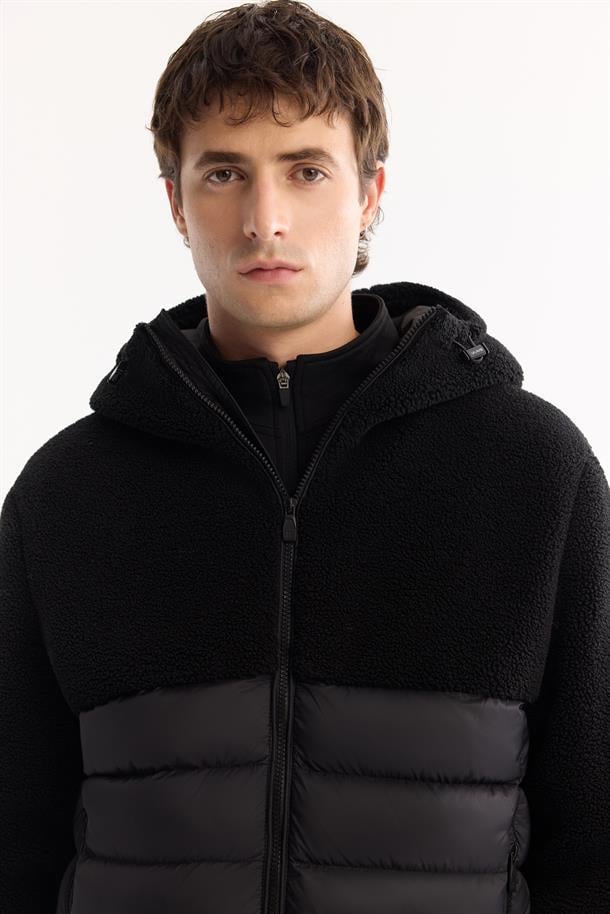 Siyah Kapüşonlu Rüzgar Geçirmez -4 Dereceye Dayanıklı Şişme Peluş Mont