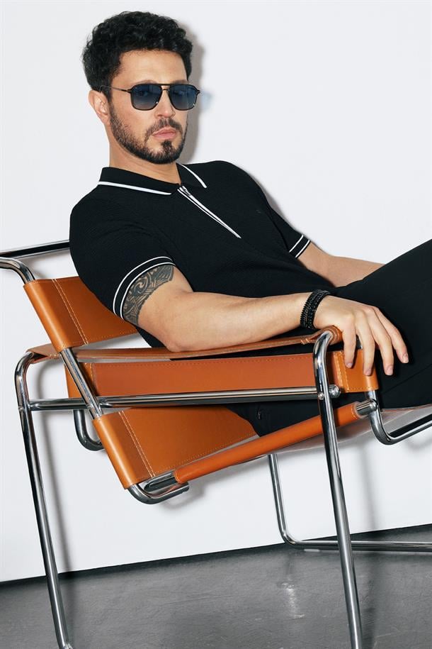 Siyah Polo Yaka Dokulu Rayon Triko T-Shirt