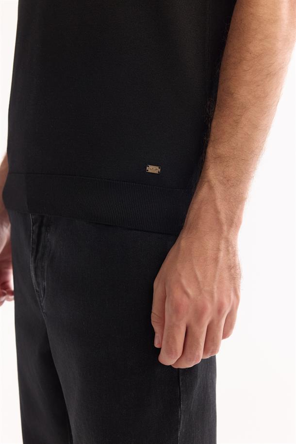 Siyah Polo Yaka Fermuarlı Rayon Tüylenmeyen Triko T-shirt