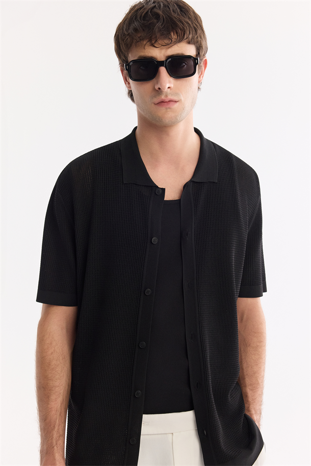 Siyah Polo Yaka Önden Düğmeli Triko T-Shirt