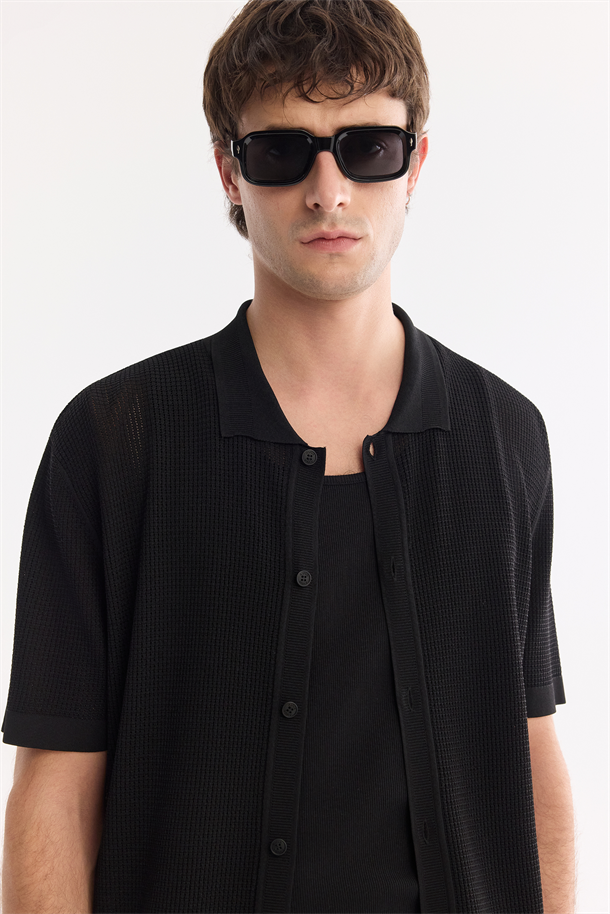 Siyah Polo Yaka Önden Düğmeli Triko T-Shirt