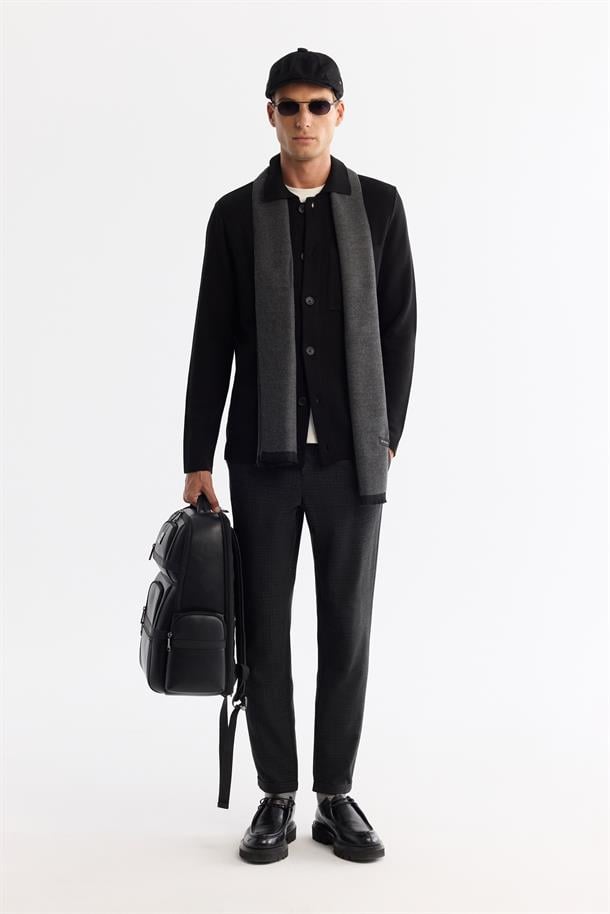 Siyah Polo Yaka Düğmeli Yün Karışımlı Hırka