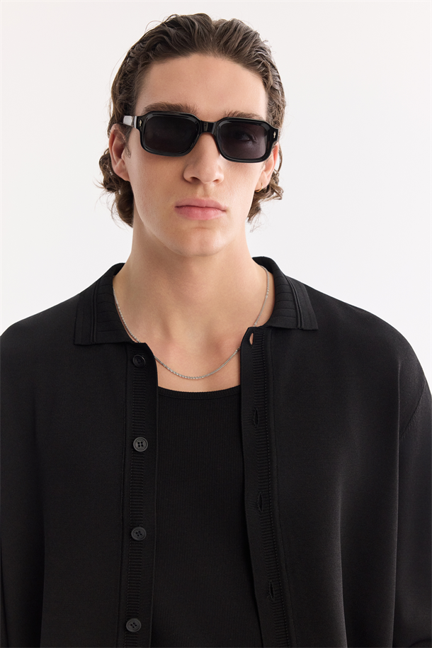 Siyah Polo Yaka Düğmeli Rayon Hırka