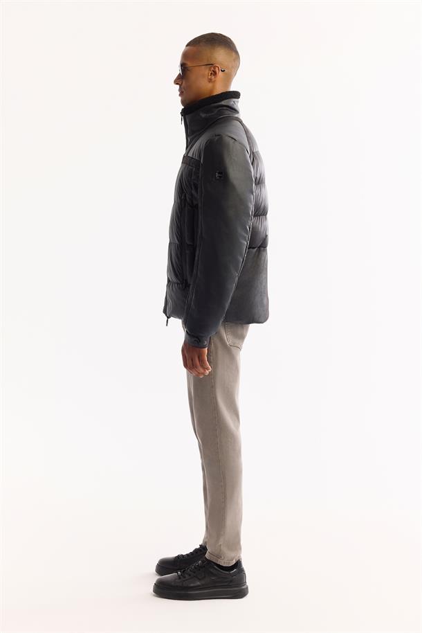 Siyah Dik Yaka Rüzgar Geçirmez -5 Derece Dayanıklı Şişme Mont