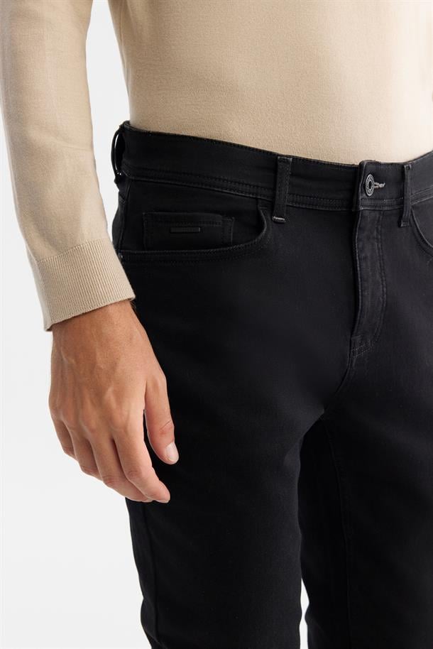 Siyah Rinse Yıkama Esnek Pamuklu Jean Pantolon