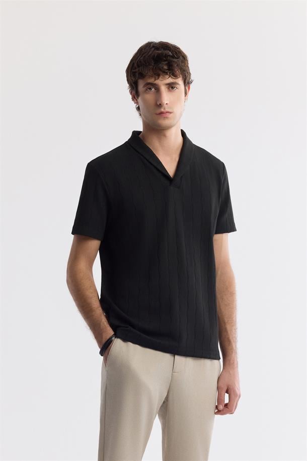 Siyah Şal Yaka Viskon Karışımlı Jakarlı T-Shirt