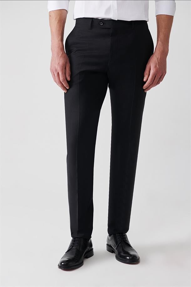 Siyah Kırlangıç Yaka Çift Yırtmaçlı Astarlı Yün Karışımlı Takım Elbise