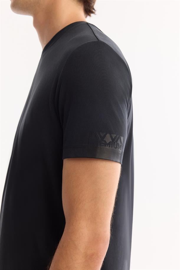 Siyah Bisiklet Yaka Soft Touch Bi-Stretch Baskılı T-Shirt