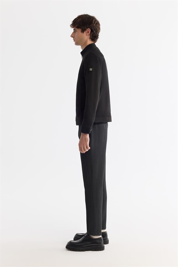 Siyah Dik Yaka Süet Dokulu Mevsimlik Mont