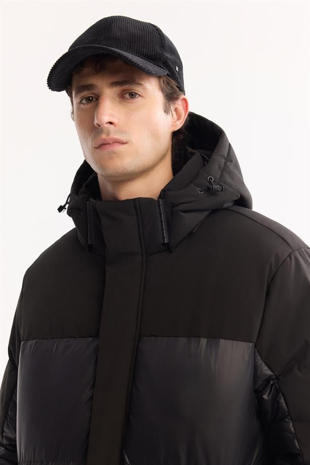 Black Hooded Water Repellent Shiny Ski Puffer Jacket Resistant to -10°C