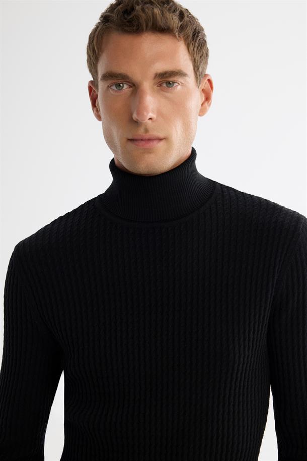 Siyah Tam Balıkçı Yaka Yün Karışımlı Jakarlı Triko Kazak