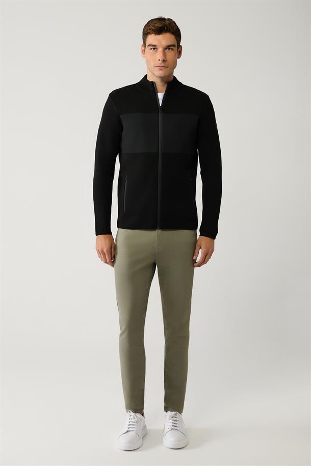 Siyah Dik Yaka Desenli Teknik Kumaş Detaylı Fermuarlı  Yün Karışımlı Hırka