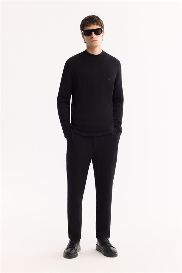 Siyah Yanı Lastikli Bi-Stretch Hafif Çizgili Pantolon