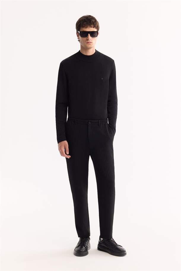 Siyah Yanı Lastikli Bi-Stretch Hafif Çizgili Pantolon