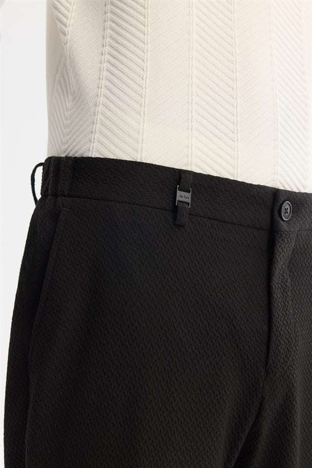 Siyah Yandan Cepli Dokulu Bi-Stretch Pantolon