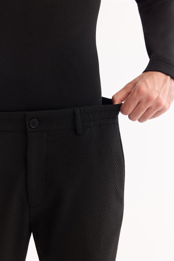 Siyah Yani Lastikli Bi-Stretch Hafif Pantolon