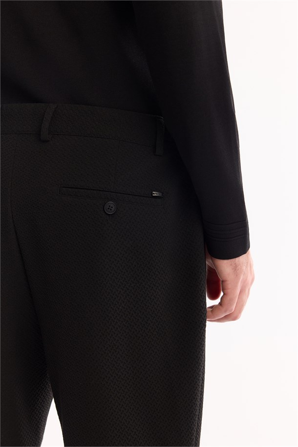 Siyah Yani Lastikli Bi-Stretch Hafif Pantolon